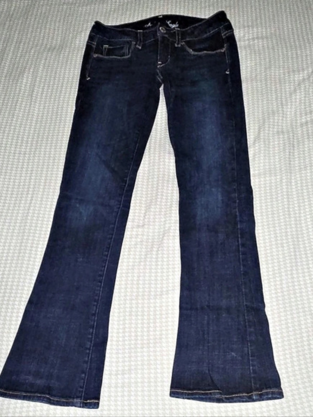 Silver Jeans Co. Suki Bootcut. Bootcut Jeans in Blue Size 4